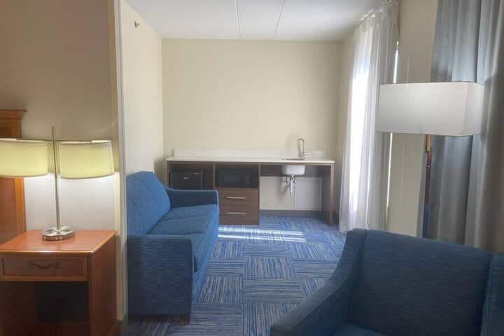 Room 4 of 15