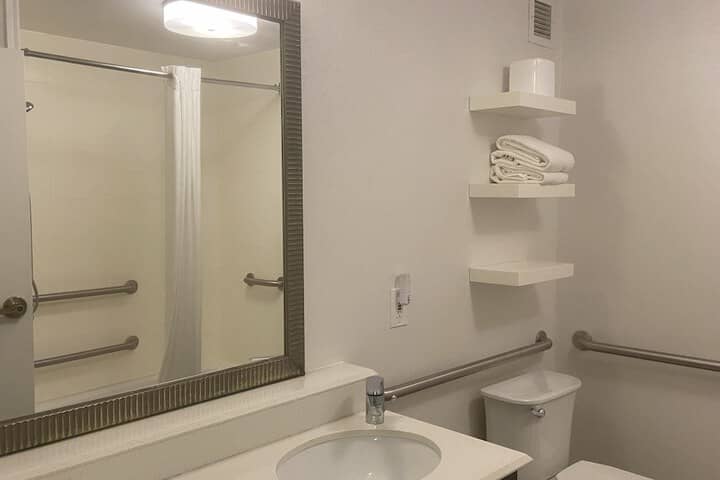 Room 11 of 15