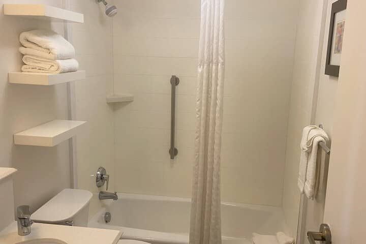 Room 10 of 15